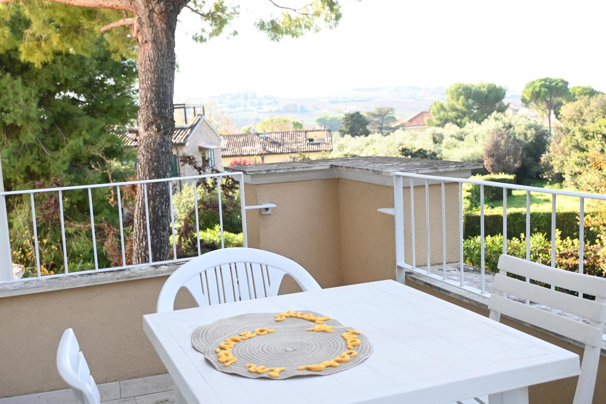 N185 - Numana, Meraviglioso Trilocale Con Terrazzo E Piscina Zewnętrze zdjęcie